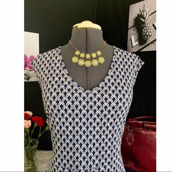 SUMMER 🌴 New York & Co Geometric Patterned Dress - Picture 2 of 4